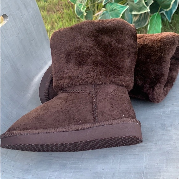 Very warm and Furry Kids Girls Winter Boot - Picture 2 of 8